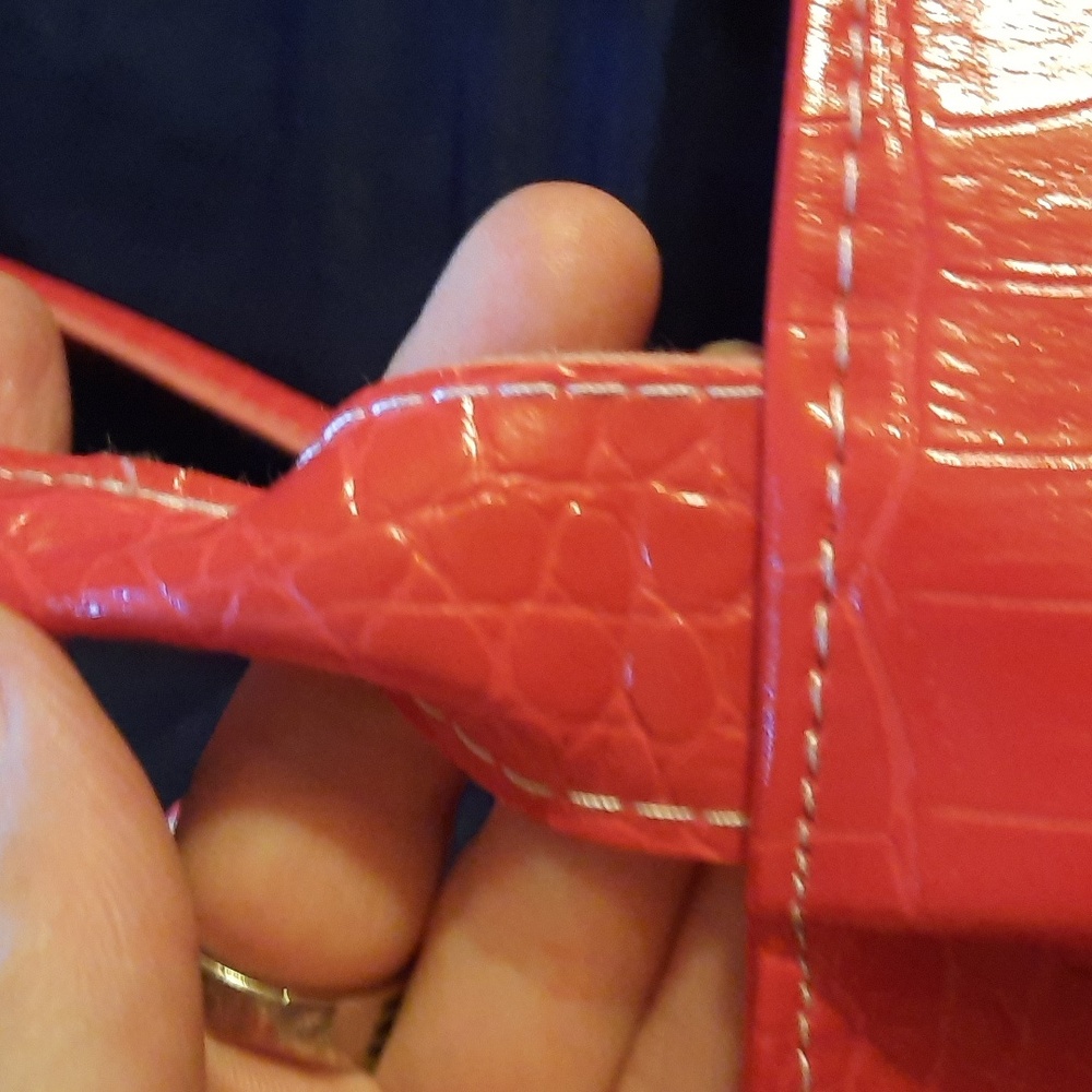 Red tote - Picture 3 of 8
